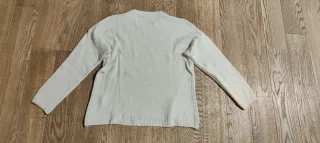 Maglione girocollo color crema da ragazza