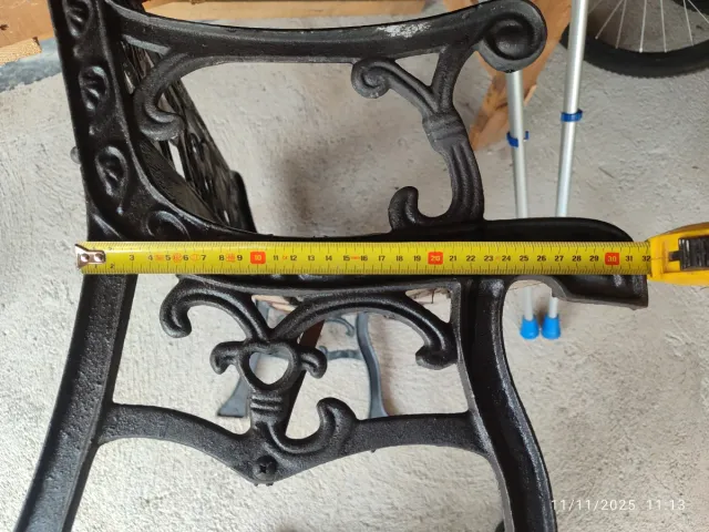 Banco jardín infantil vintage con animales