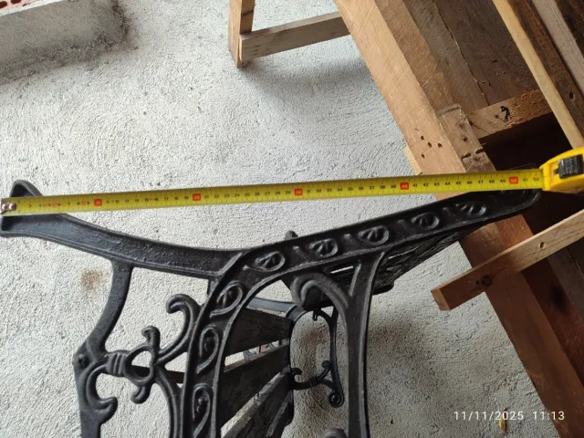 Banco jardín infantil vintage con animales