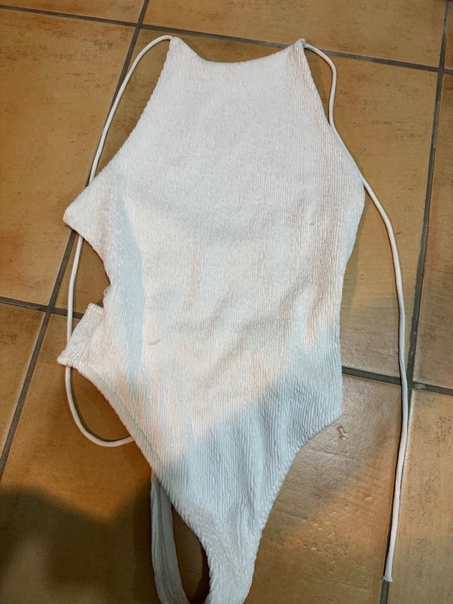 Body blanco espalda descubierta