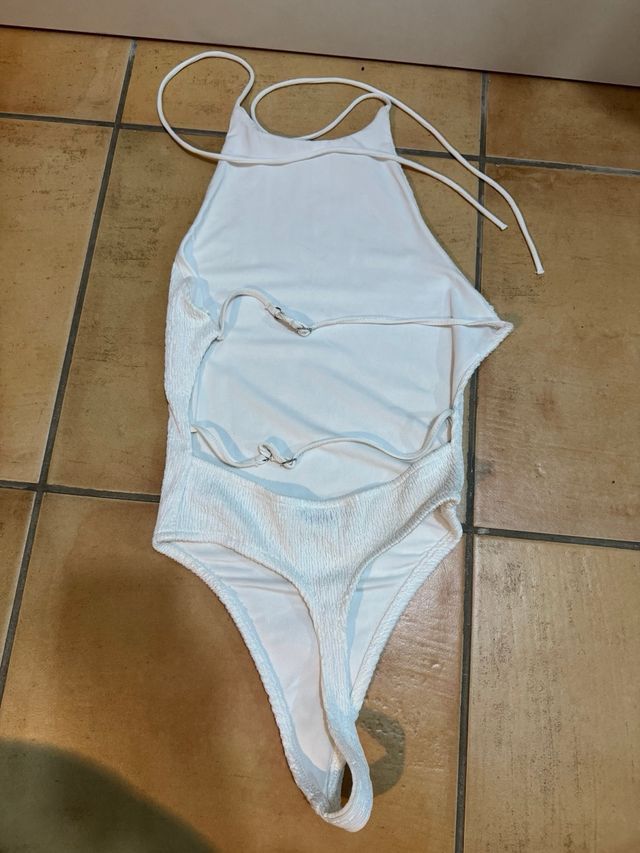 Body blanco espalda descubierta