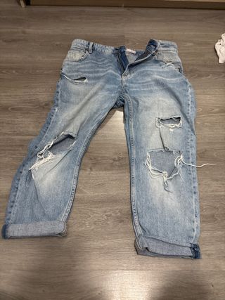 Pantalones vaqueros Bershka rotos