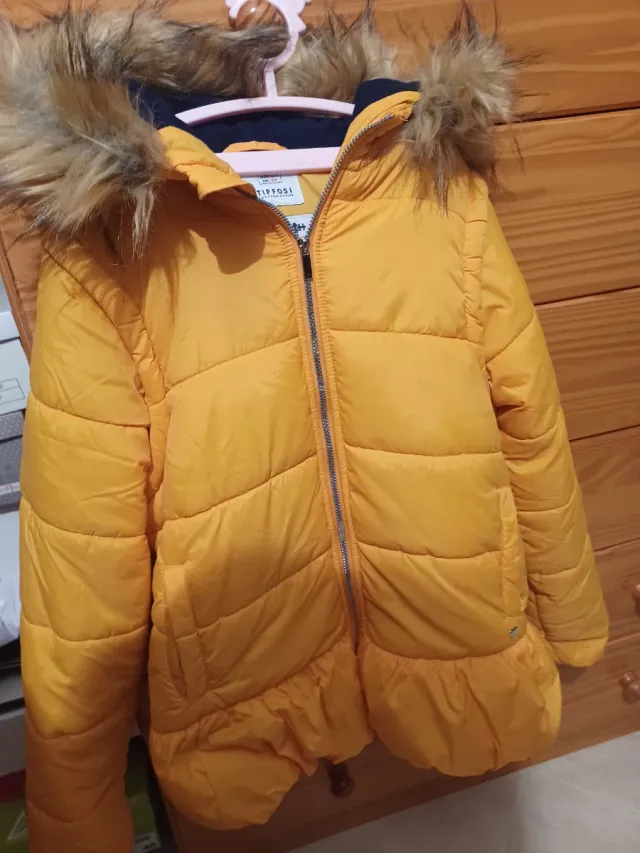 Abrigo niña amarillo con capucha tiffosi talla 13