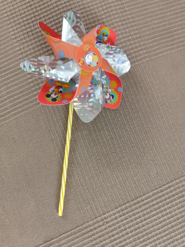 Molinetes de viento con Mickey Mouse