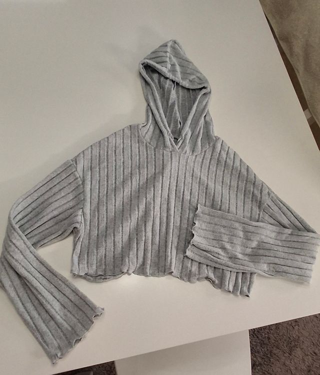 Camiseta corta gris deportiva