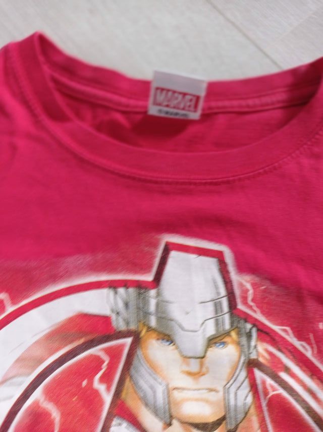 Lote 2 camisetas Marvel y Skylanders T8