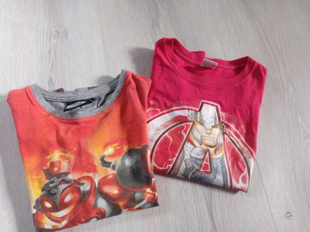 Lote 2 camisetas Marvel y Skylanders T8