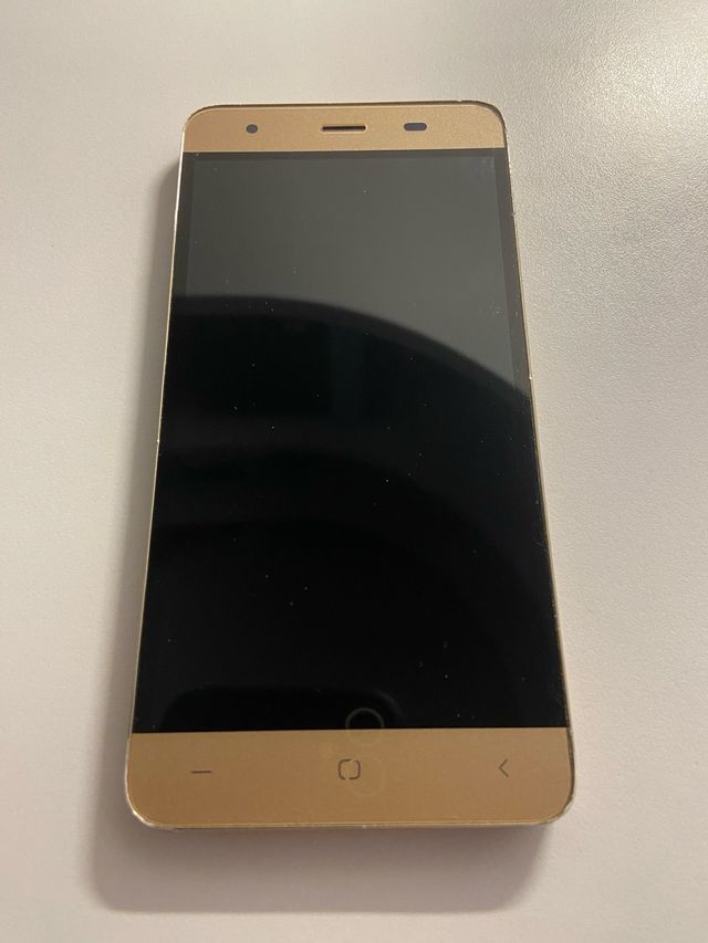 Móvil InnJoo Dorado y Negro