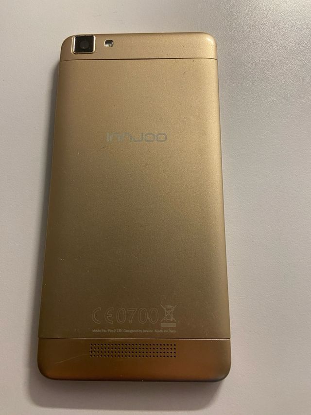 Móvil InnJoo Dorado y Negro