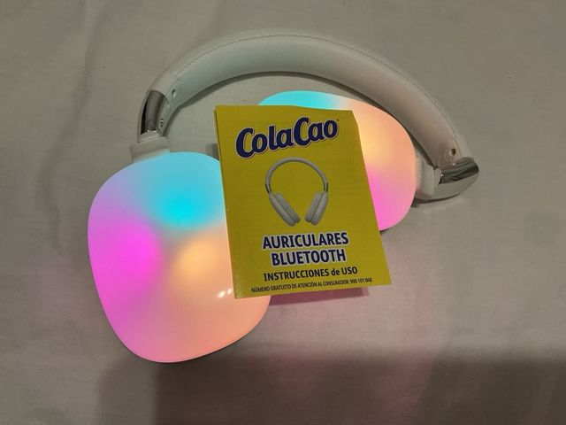 Fones de ouvido sem fio com luzes LED