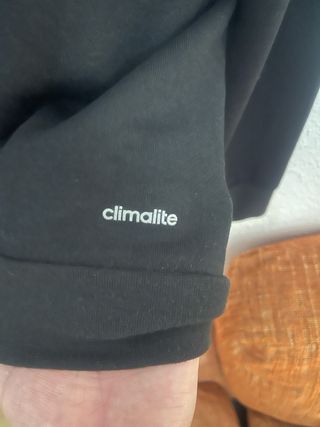 Sudadera Adidas con cremallera y capucha