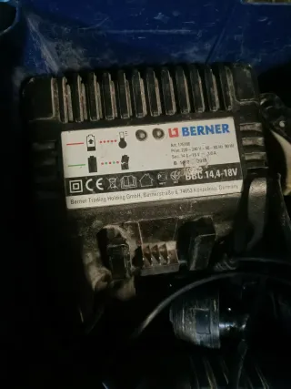 Cargador y 2 Baterías Berner 18V