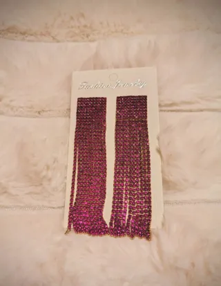 Pendientes largos brillantes para fiesta