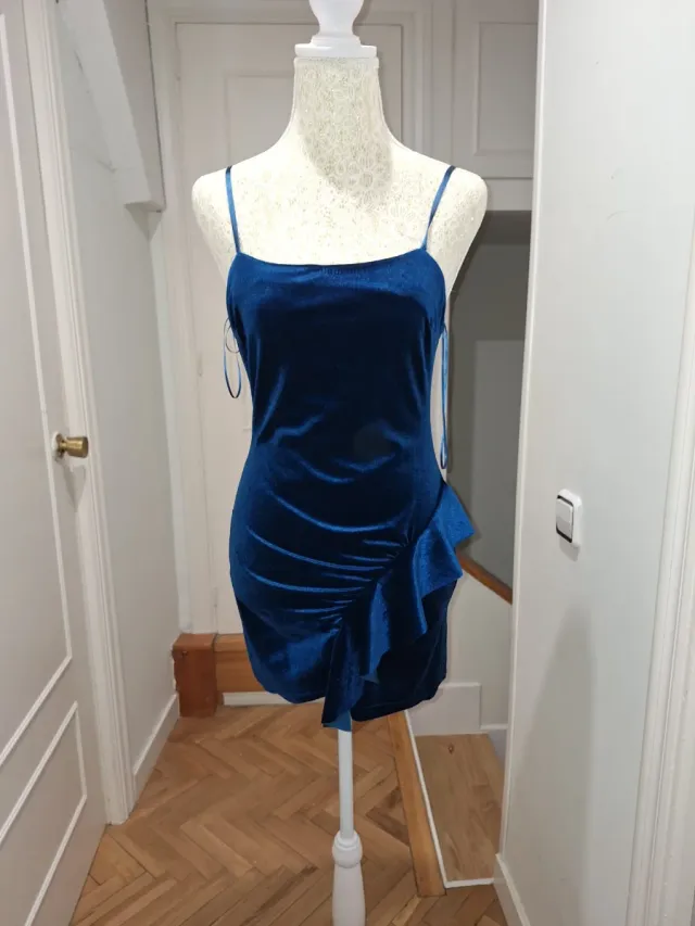 Vestido azul terciopelo con volante