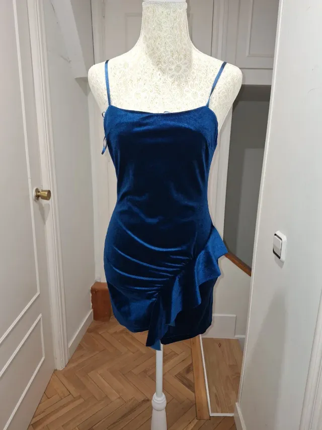 Vestido azul terciopelo con volante