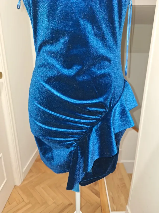 Vestido azul terciopelo con volante