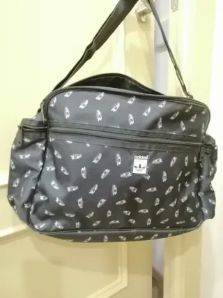 Porta ordenador Adidas negro y blanco