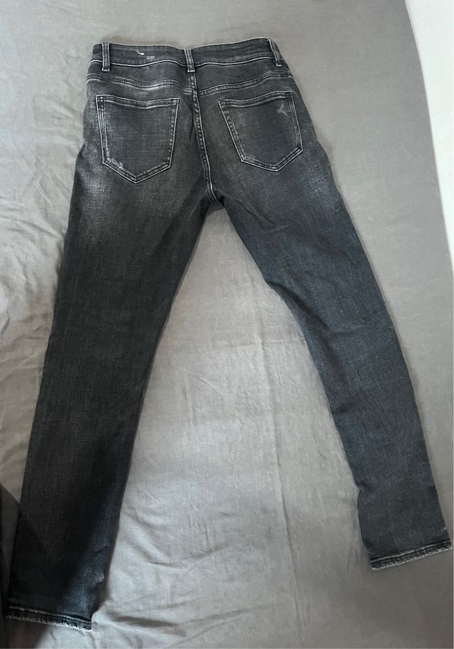 Jeans negros Zara Talla S hombre desgastados