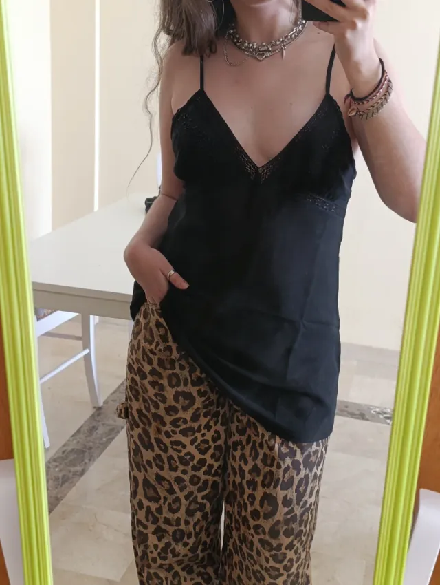 Top Blusa negra encaje abalorios con forro interio