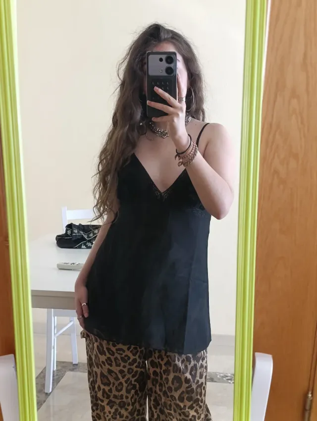 Top Blusa negra encaje abalorios con forro interio