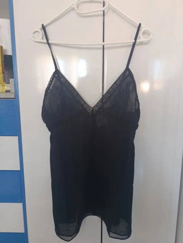 Top Blusa negra encaje abalorios con forro interio