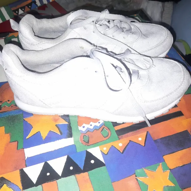 Deportivas blancas niñ@