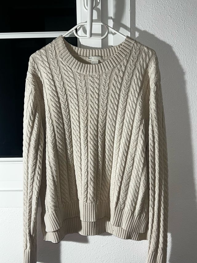 Suéter beige de punto trenzado