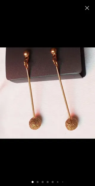Pendientes dorados Bijou Brigitte bola
