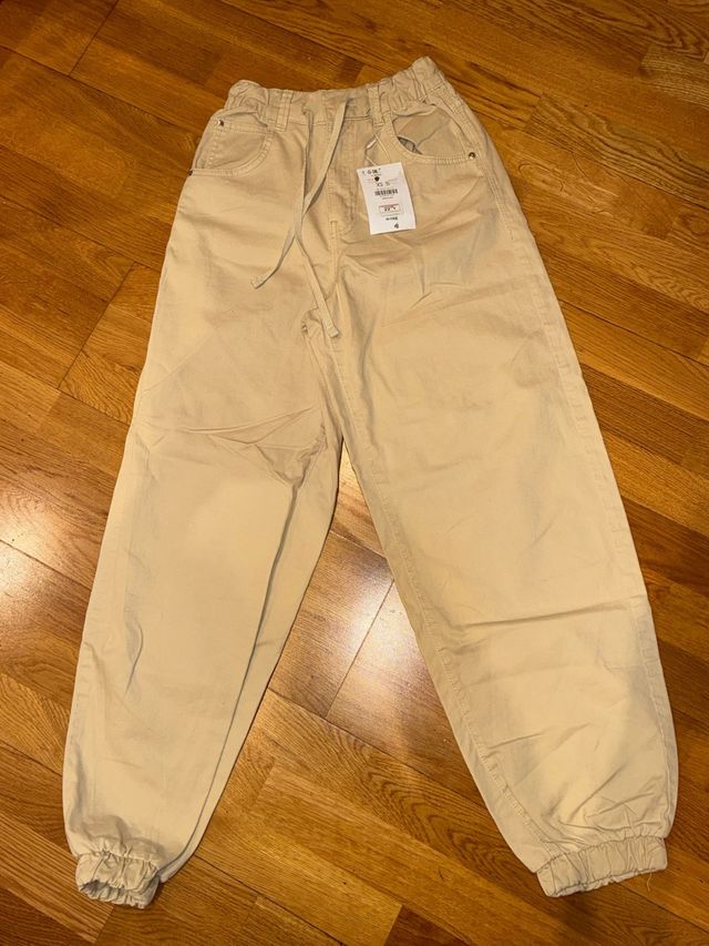 Pantalón cargo beige talla XS