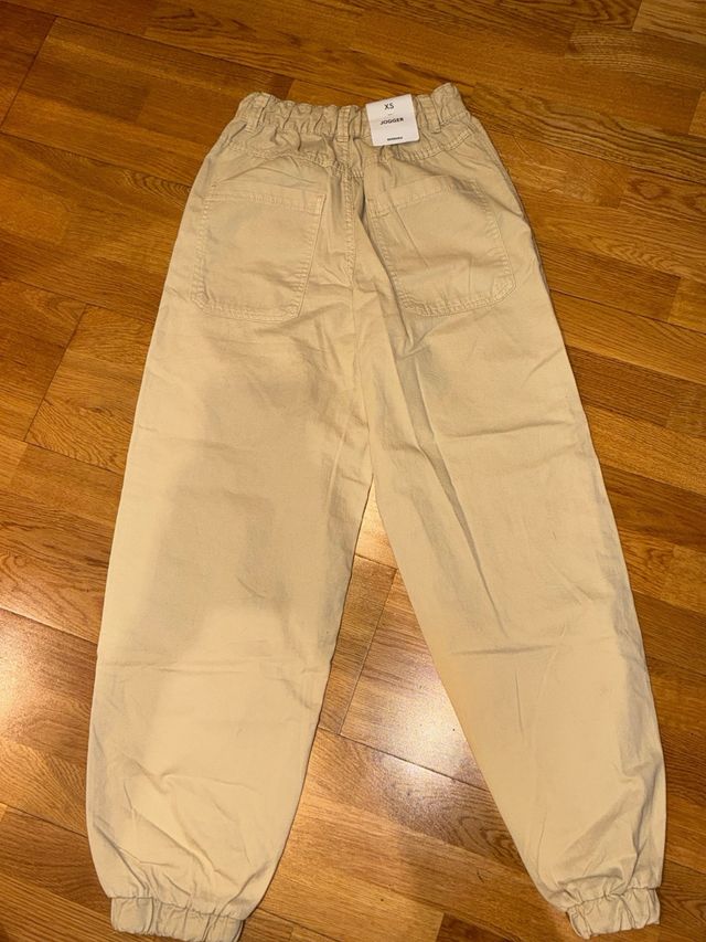 Pantalón cargo beige talla XS