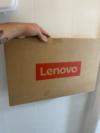 Caja de embalaje Lenovo