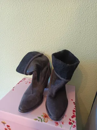 Botines grises de ante