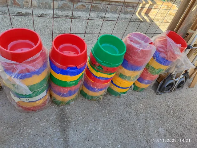 Comederos/Bebederos para animales de plástico