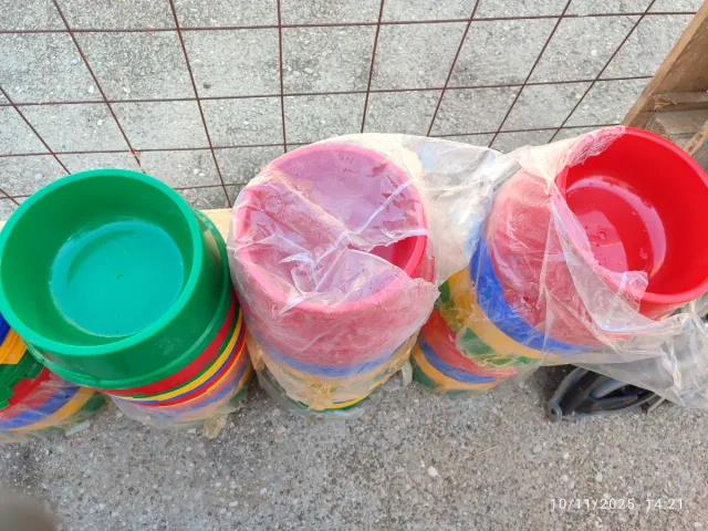 Comederos/Bebederos para animales de plástico