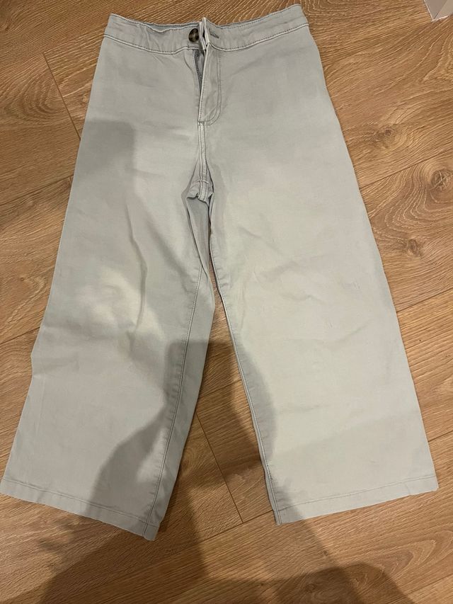 Pantalones anchos color gris claro