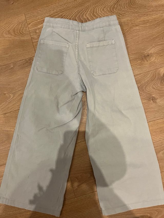 Pantalones anchos color gris claro