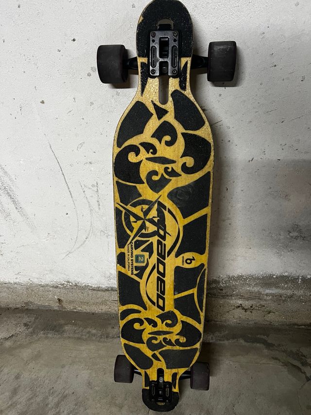 Longboard Faded con diseño tribal