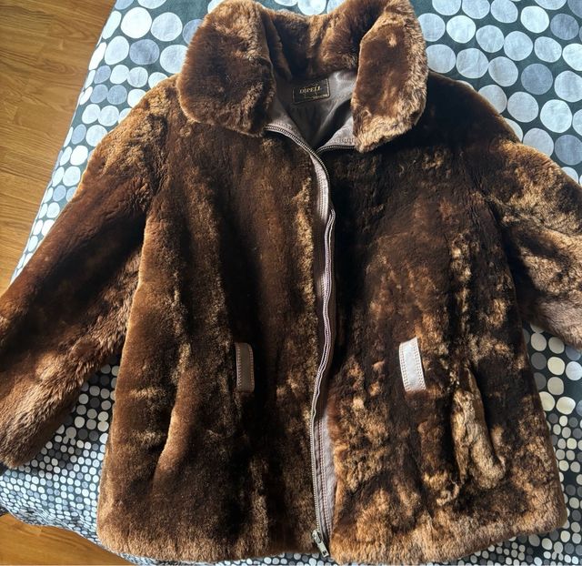 Abrigo de piel marrón Dipeel