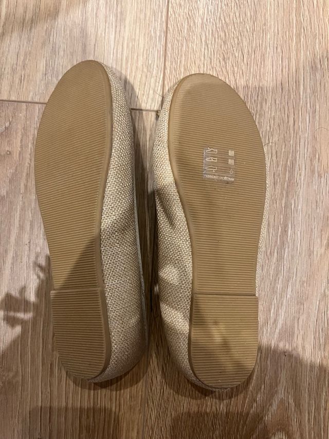 Zapatos planos beige