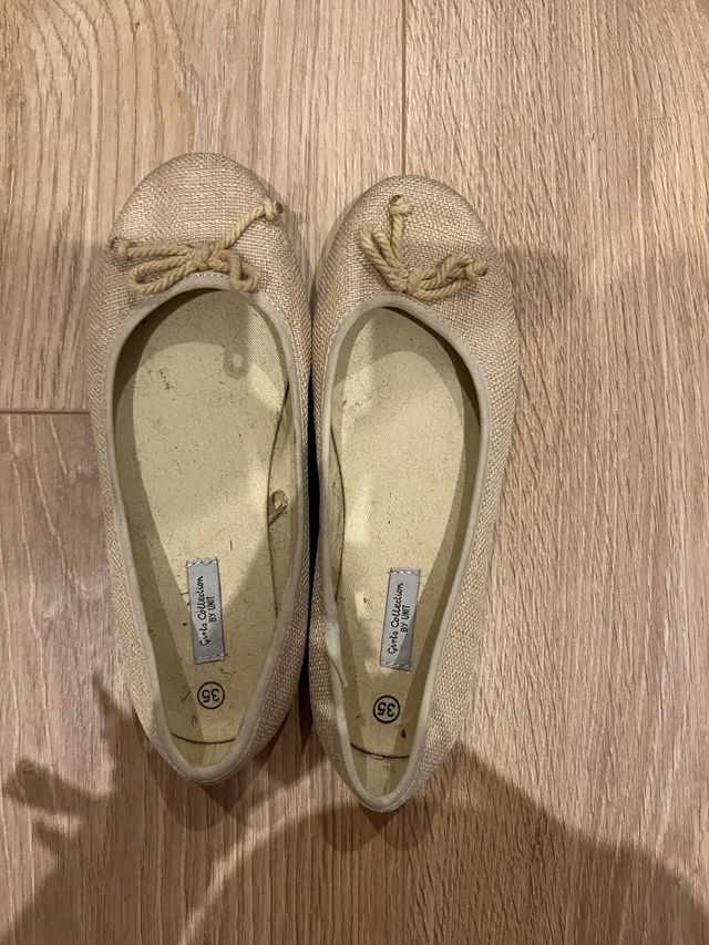 Zapatos planos beige