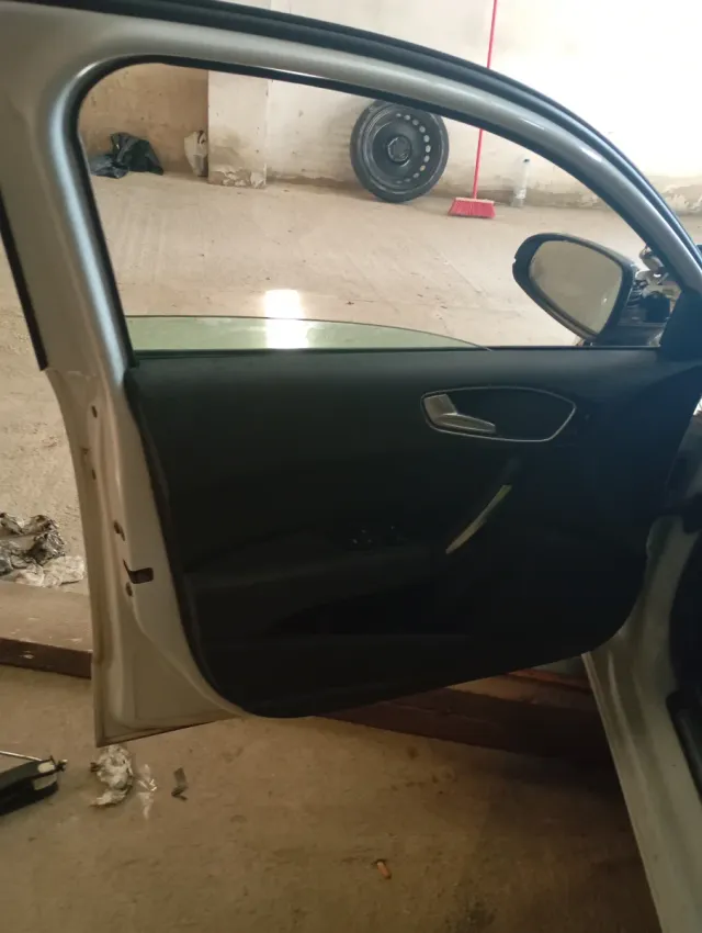 Panel Interior Puerta Delantera Izquierda Audi A1