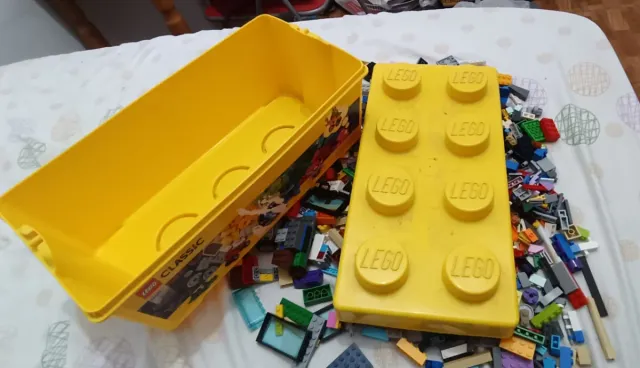 LEGO Classic 10696 con caja original. Ver.