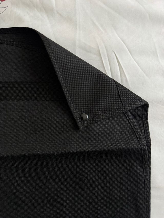 Funda de traje Armani negra