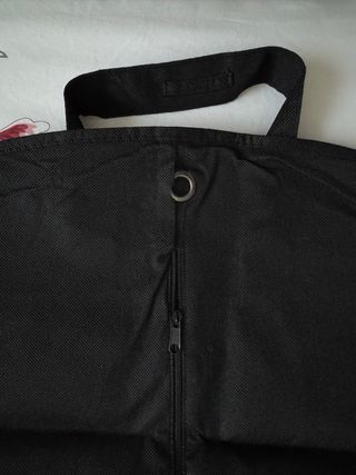 Funda de traje Armani negra