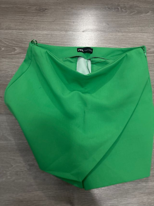 Pantalones cortos Zara verdes fosforescentes