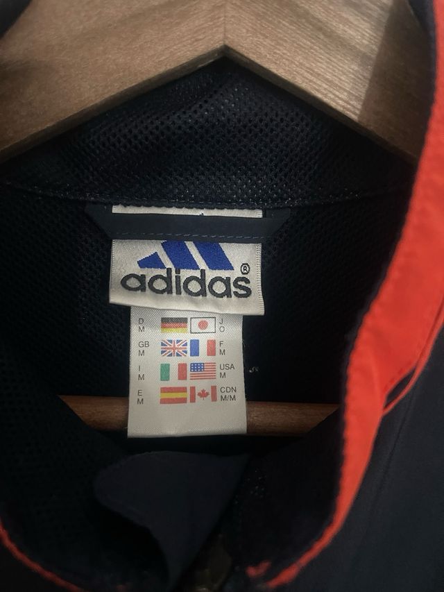 Chaqueta Adidas Negra y Roja