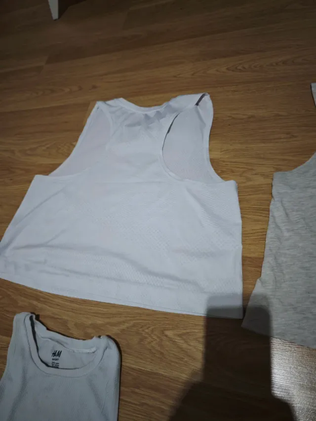Lote de camisetas deportivas mujer grises y blanca