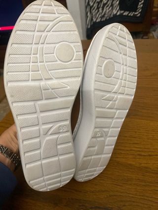 Sneakers marroni con dettagli oro