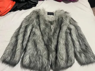 Abrigo pelo gris Stradivarius talla única