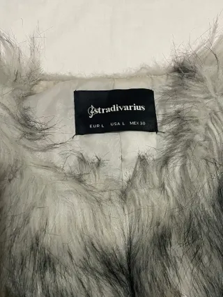 Abrigo pelo gris Stradivarius talla única